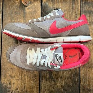 Nike Women’s Sz 10  Eclipse Natural Motion 324857-061 Gray And Pink￼ Retro Look